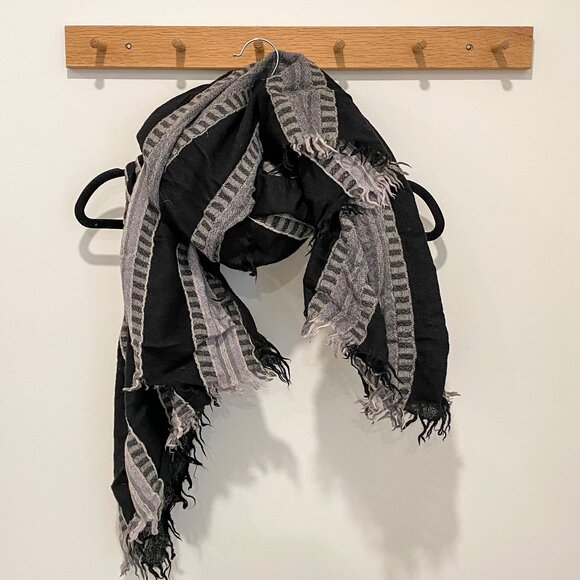 Aritzia Black & Grey Oversized Blanket Scarf - Picture 1 of 2